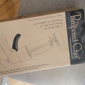 Pampered chef cookie press